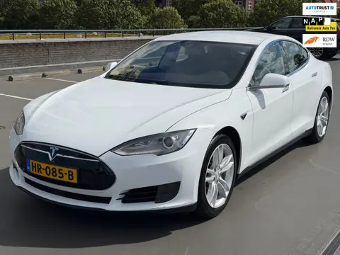 Tesla Model S 70 Base 320+ Km Accubereik Adaptief Cruise Camera DEALER onderhouden Dec 2015 Model