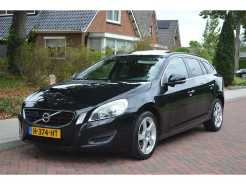 Volvo V60 2.0T Momentum