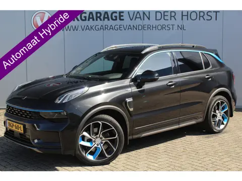 Lynk & Co 01 1.5-180pk. Slechts 25.000km ! Trekgewicht 1.800kg ! Uiterst nette wagen ! Autm. airco d