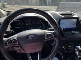 Foto 18 van Ford Kuga 1.5 EcoBoost 175 PK Vignale AUTOMAAT
