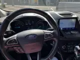 Foto 28 van Ford Kuga 1.5 EcoBoost 175 PK Vignale AUTOMAAT