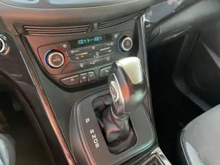 Foto 12 van Ford Kuga 1.5 EcoBoost 175 PK Vignale AUTOMAAT
