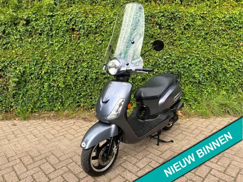 SYM Fiddle 2 Scooter Steal Blue Windscherm BETAAL met in3