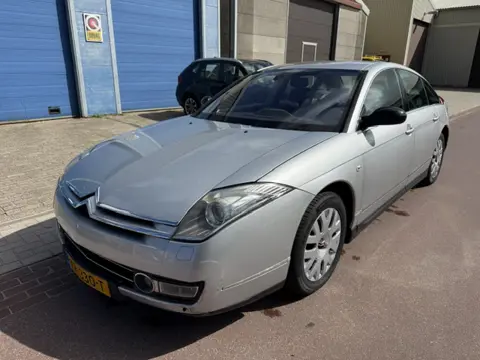 Citroën C6 3.0 V6 Automaat nwe banden, distributie en APK NAP, boekjes en rekeningen zijn aanwezig.