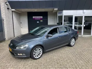 Volkswagen Passat 1.4 TSI Comfortline BlueMotion / NIEUW MODELJAAR / ALU VELGEN / CLIMATE / TREKHAAK