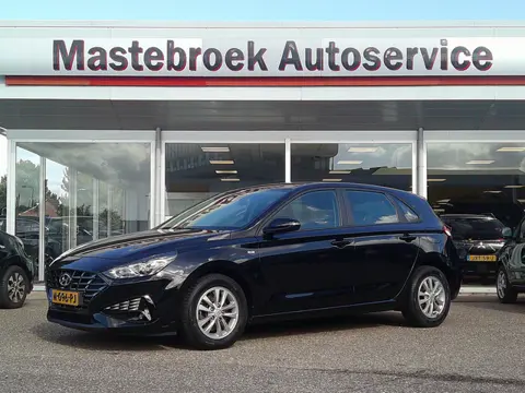 Hyundai i30 1.5 T-GDi MHEV Premium Staat in Hardenberg