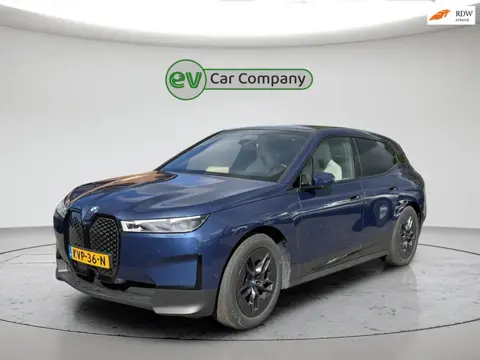 BMW IX xDrive50 Executive 112 kWh | SOH 96% | Panoramadak | Harman Kardon | Memory Seats | Trekhaak 