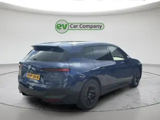 Foto 14 van BMW IX xDrive50 Executive 112 kWh | SOH 96% | Panoramadak | Harman Kardon | Memory Seats | Trekhaak