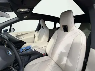 Foto 12 van BMW IX xDrive50 Executive 112 kWh | SOH 96% | Panoramadak | Harman Kardon | Memory Seats | Trekhaak