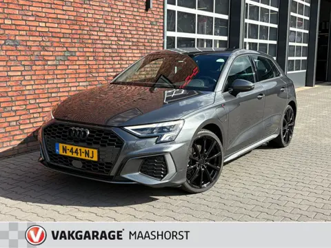 Audi A3 Sportback 45 TFSI e S edition Competition Plug-In ParkeerSensoren/Clima/Airco/Cruise/AppConn