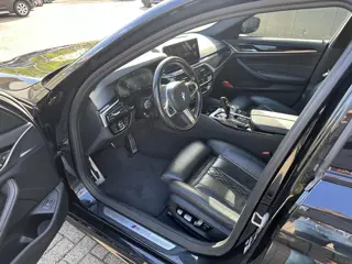 Foto 20 van BMW 5 Serie Touring 520i Business Edition Plus | Trekhaak elek. | Leder