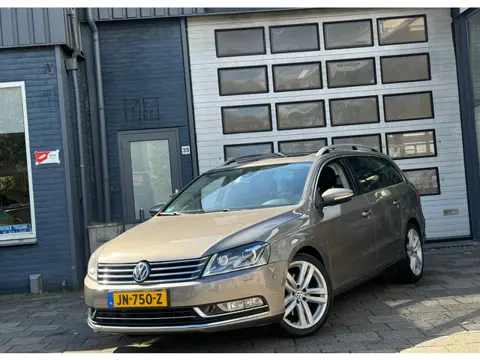Volkswagen Passat Variant 2.0 TDI Highline BlueMotion | Clima | Pano | DSG | Leer