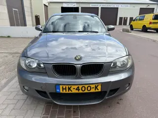 Foto 18 van BMW 1-serie 116i Corporate bj. 2009 met koude airco en nwe APK Rijdt en schakelt prima. Olielampje b