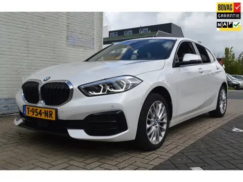 BMW 1-serie 118i Automaat | Virtual Cockpit | Stuurwielverwarming