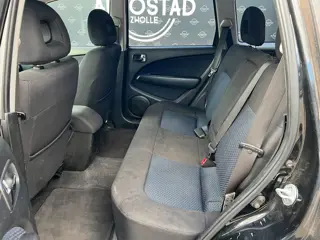 Foto 12 van Mitsubishi Outlander Sport 2.4 Invite Scott 4WD Automaat / NL-Auto / 2e Eigenaar / NAP / APK / Airco