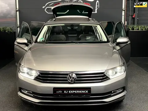 Volkswagen Passat Variant 1.6 TDI Connected Plus PANO HUD LEER AUTOMAAT TREKH