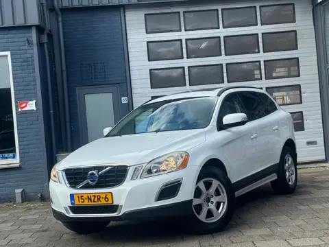 Volvo XC60 2.0T Kinetic | Clima | Cruise | Navi | Pano | Automaat