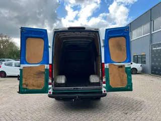Foto 18 van Iveco Daily 35C14V 2.3 352 L2H2 Euro 6 / NAP / APK / Airco / 3 Zits / Trekhaak