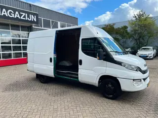 Foto 21 van Iveco Daily 35C14V 2.3 352 L2H2 Euro 6 / NAP / APK / Airco / 3 Zits / Trekhaak