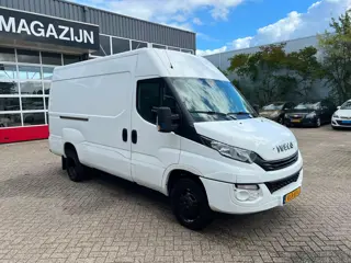 Foto 12 van Iveco Daily 35C14V 2.3 352 L2H2 Euro 6 / NAP / APK / Airco / 3 Zits / Trekhaak