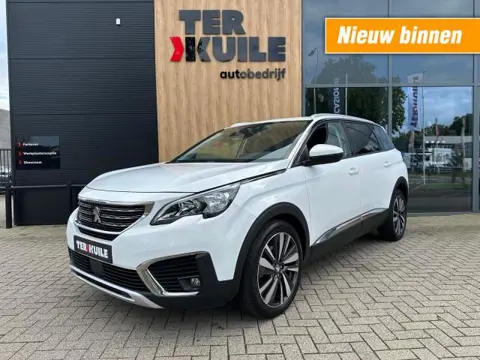 PEUGEOT 5008 1.2 Puretech Allure / Carplay / 7 pers.