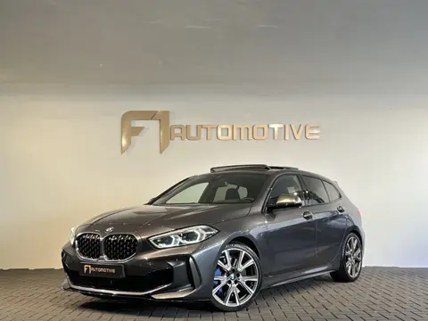 BMW 1-serie M135i xDrive Pano|H/K|Kuipstoelen|Camera|Sfeer