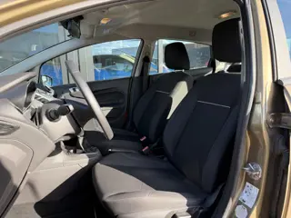 Foto 14 van Ford Fiesta 1.0 EcoBoost Titanium 101PK | Airco | Voorruitverwarming | 5 deurs | Lichtmetalen Velgen