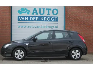 Foto 20 van Hyundai I30 1.4i i-Drive Cool, Airco, metallic, APK 5-27