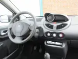 Foto 27 van Renault Twingo 1.2-16V Authentique, Trekhaak, Nw Distr. APK 1-2027