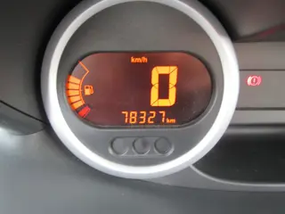 Foto 14 van Renault Twingo 1.2-16V Authentique, Trekhaak, Nw Distr. APK 1-2027