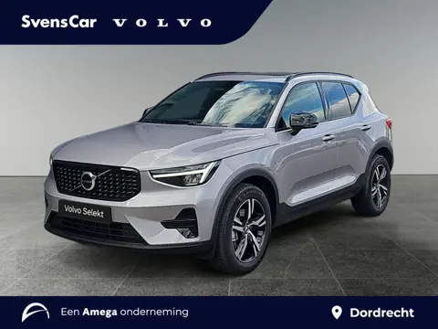 Volvo XC40 2.0 B4 Plus Dark | Panoramadak | Trekhaak | Getint Glas |
