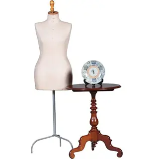 Ronde Willem III wijntafel op driesprant met geprofileerd blad ca 1860