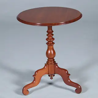Foto 18 van Ronde Willem III wijntafel op driesprant met geprofileerd blad ca 1860