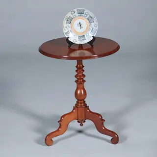 Foto 17 van Ronde Willem III wijntafel op driesprant met geprofileerd blad ca 1860