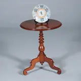 Foto 26 van Ronde Willem III wijntafel op driesprant met geprofileerd blad ca 1860
