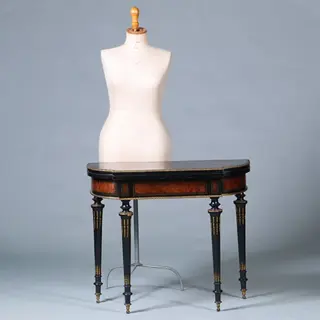 Foto 18 van Bijzonder fraaie wandtafel in wortelnoten met ebben en brons beslagen Boulle stijl ca 1910