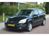 Foto 22 van Kia Rio 1.4 L Goed onderhouden/nw airco