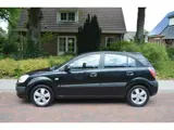 Foto 23 van Kia Rio 1.4 L Goed onderhouden/nw airco