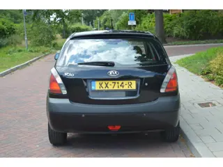 Foto 17 van Kia Rio 1.4 L Goed onderhouden/nw airco