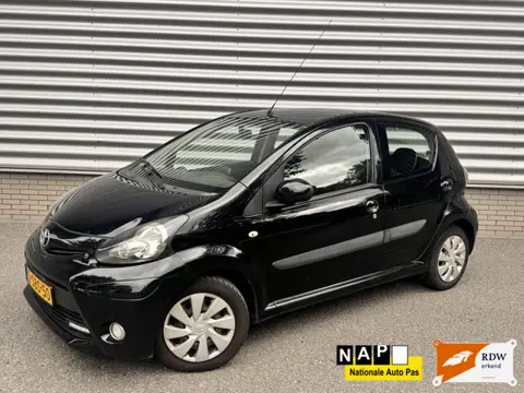 Toyota Aygo 1.0 VVT-i AUTOMAAT Airco Navi (bj 2013)
