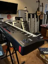 Foto 9 van mixers, audio-interfaces, DJ-apparatuur, muziekinstrumenten, patchbays, piano's, synthesizers