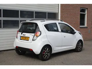 Foto 16 van Chevrolet Spark 1.0 16V LS Bi-Fuel Nieuwe Apk, LPG Af Fabriek, 5 Deurs, Licht Metalen Velgen, Airco.