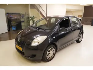 Foto 20 van Toyota Yaris 1.3 VVTi Sol
