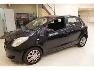 Foto 19 van Toyota Yaris 1.3 VVTi Sol