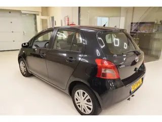 Foto 18 van Toyota Yaris 1.3 VVTi Sol