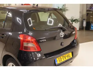 Foto 17 van Toyota Yaris 1.3 VVTi Sol