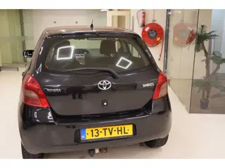 Foto 16 van Toyota Yaris 1.3 VVTi Sol