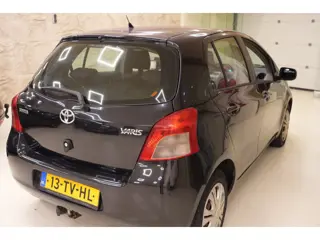 Foto 15 van Toyota Yaris 1.3 VVTi Sol