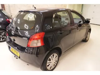 Foto 14 van Toyota Yaris 1.3 VVTi Sol