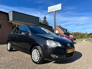 Foto 19 van Volkswagen Polo 1.4-16V Optive // Airco // Automaat // APK